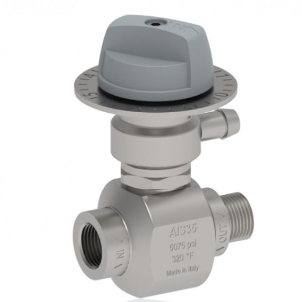 HP injector with regulation valve for high pressure foaming system.